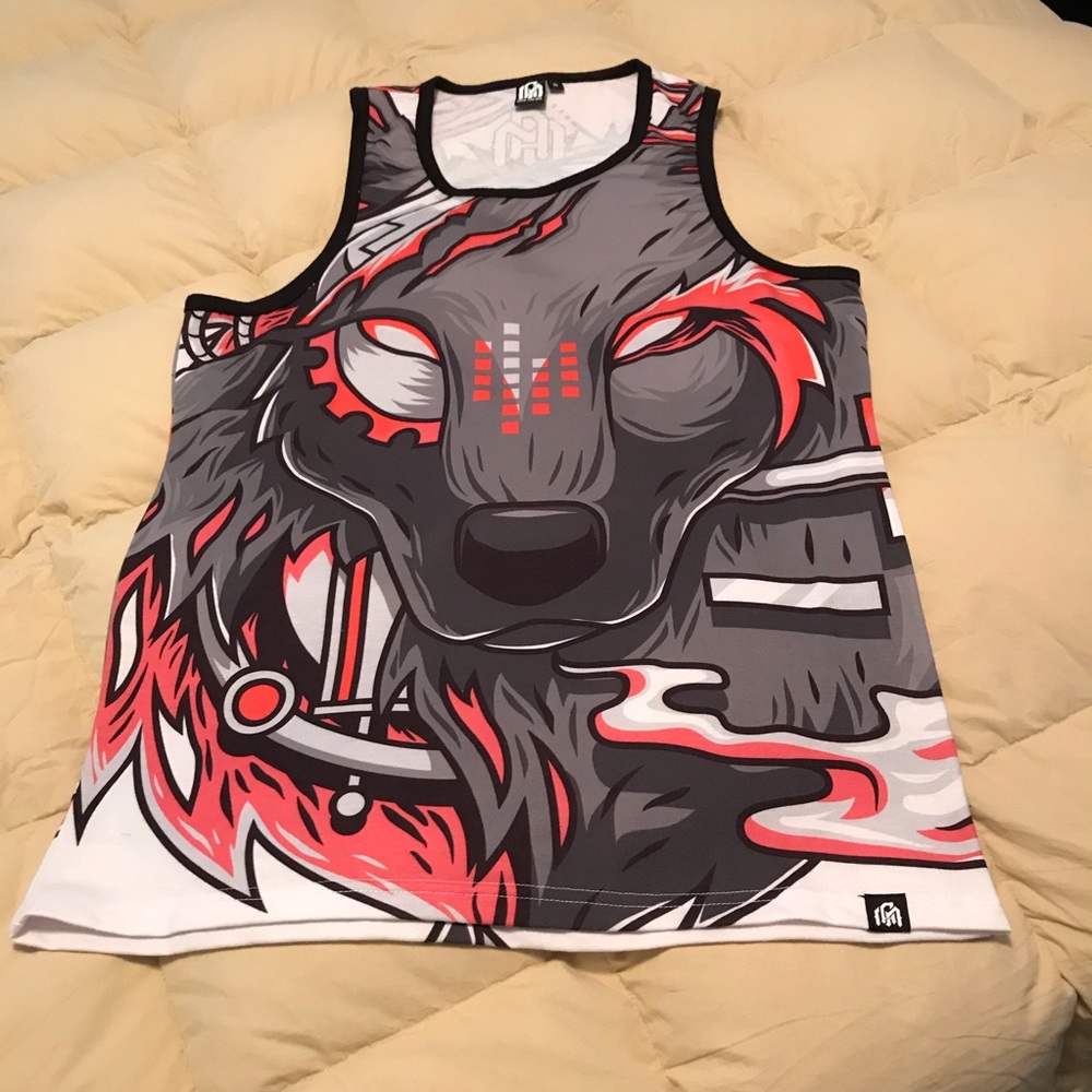 INTO THE AM “Shadow Wolf” Graphic Muscle Tee Sz S